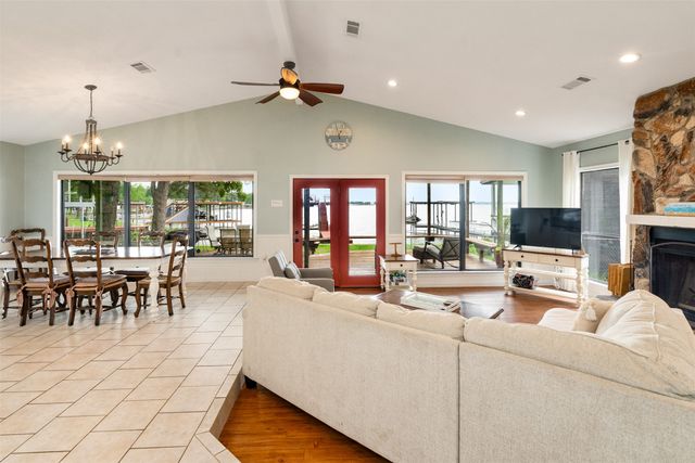 124 Harbor Drive, Gun Barrel City, TX 75156