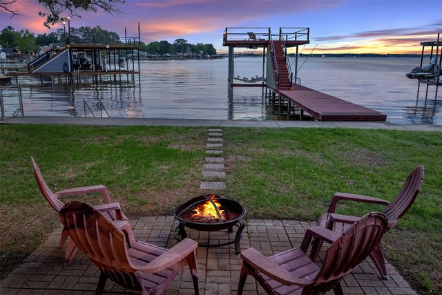 124 Harbor Drive, Gun Barrel City, TX 75156