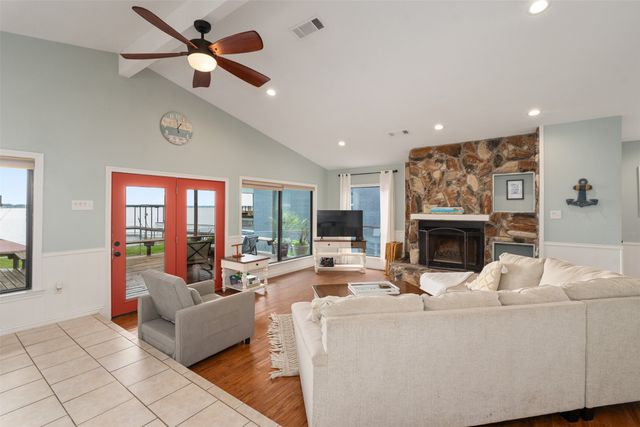 124 Harbor Drive, Gun Barrel City, TX 75156