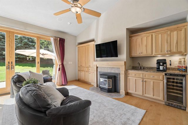W7057 FOREST GLEN COURT, Greenville, WI 54942