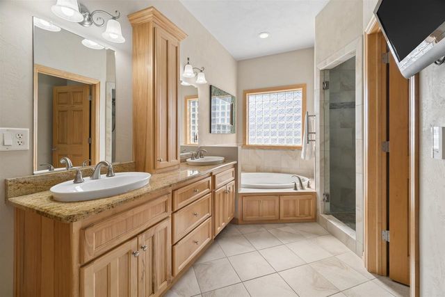 W7057 FOREST GLEN COURT, Greenville, WI 54942
