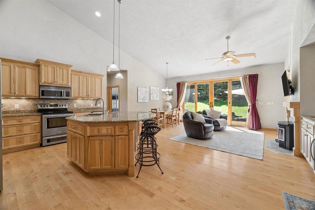 W7057 FOREST GLEN COURT, Greenville, WI 54942
