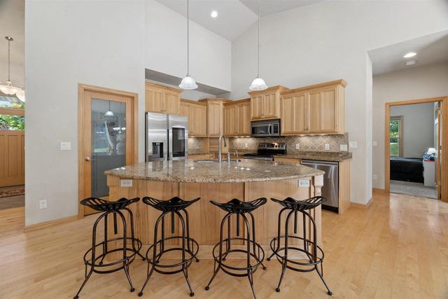 W7057 FOREST GLEN COURT, Greenville, WI 54942