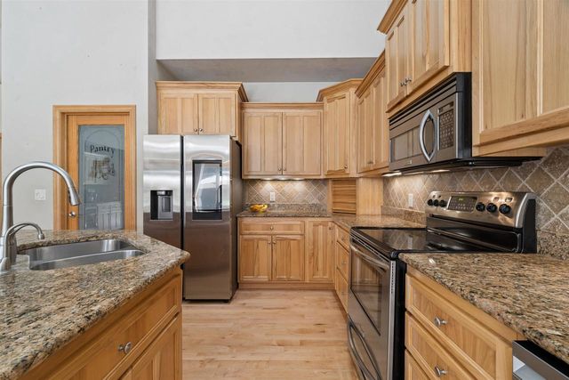 W7057 FOREST GLEN COURT, Greenville, WI 54942