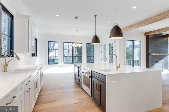 324 TAPAWINGO RD SE, Vienna, VA 22180