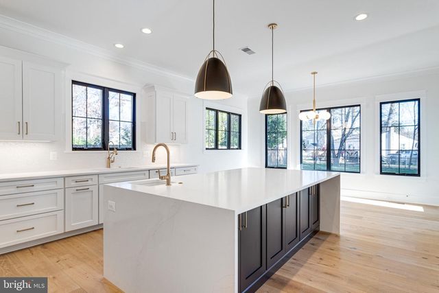 324 TAPAWINGO RD SE, Vienna, VA 22180