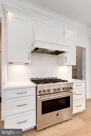 324 TAPAWINGO RD SE, Vienna, VA 22180