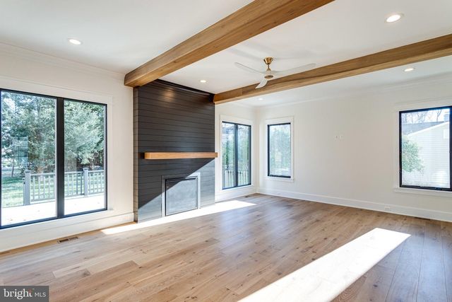 324 TAPAWINGO RD SE, Vienna, VA 22180