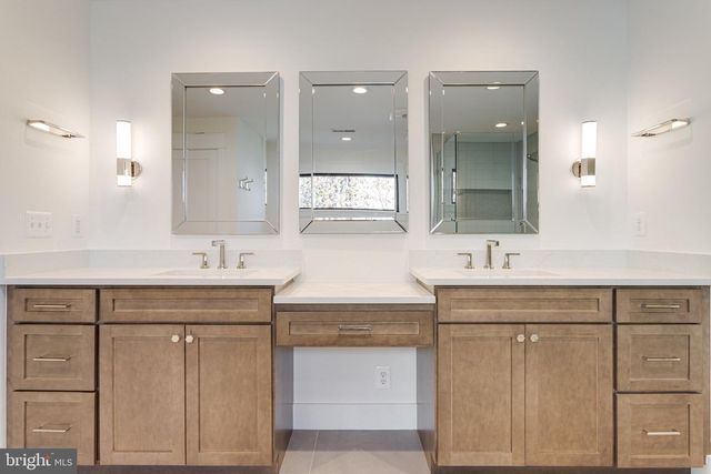 324 TAPAWINGO RD SE, Vienna, VA 22180