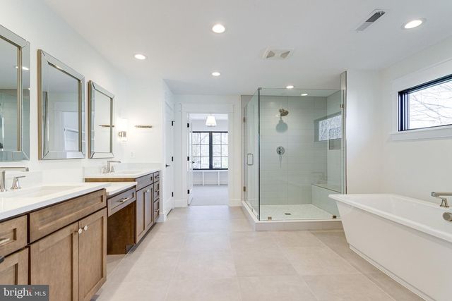 324 TAPAWINGO RD SE, Vienna, VA 22180