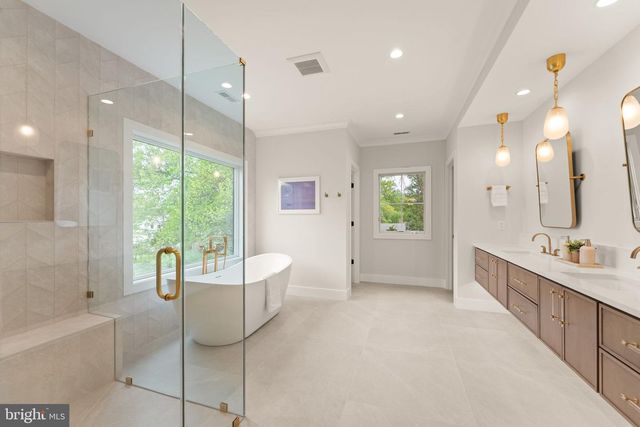 324 TAPAWINGO RD SE, Vienna, VA 22180