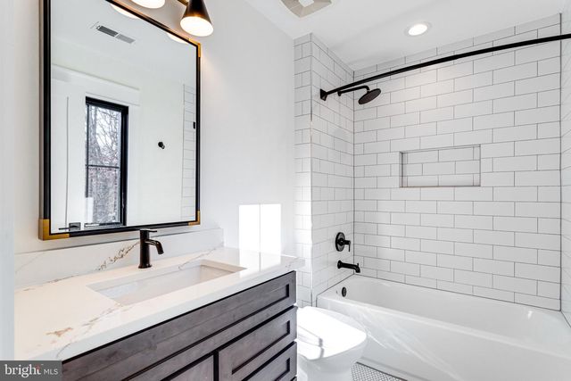 324 TAPAWINGO RD SE, Vienna, VA 22180