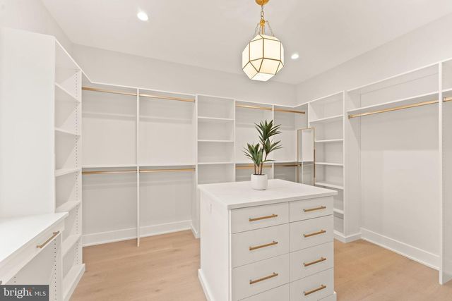 324 TAPAWINGO RD SE, Vienna, VA 22180