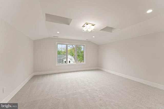 324 TAPAWINGO RD SE, Vienna, VA 22180