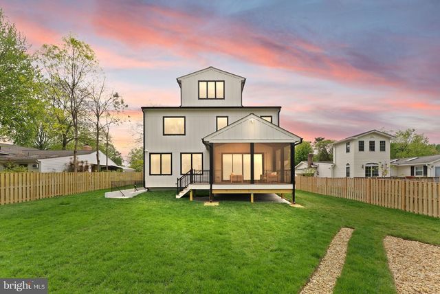 324 TAPAWINGO RD SE, Vienna, VA 22180