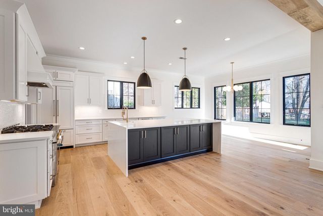 324 TAPAWINGO RD SE, Vienna, VA 22180