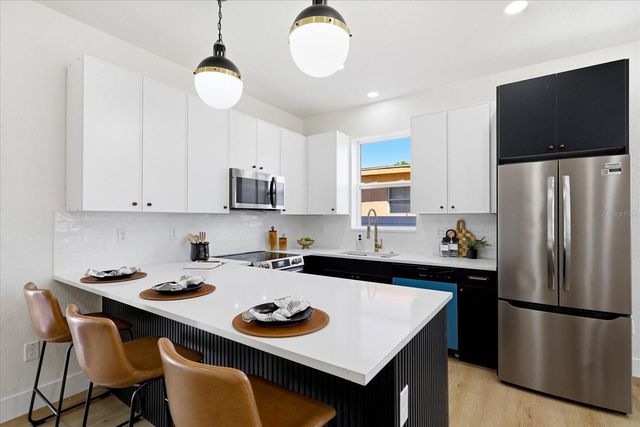 1235 11TH AVENUE S, St Petersburg, FL 33705