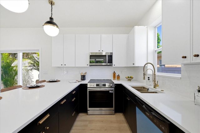 1235 11TH AVENUE S, St Petersburg, FL 33705