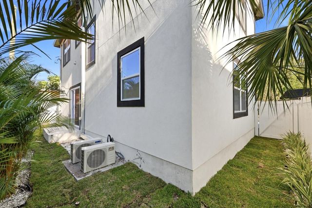 1235 11TH AVENUE S, St Petersburg, FL 33705