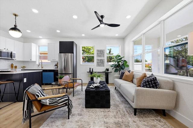 1235 11TH AVENUE S, St Petersburg, FL 33705