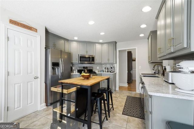 114 Hammond Drive, Canton, GA 30114