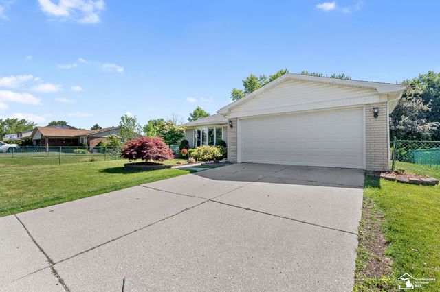 27269 Wyatt Avenue, Brownstown Twp, MI 48183