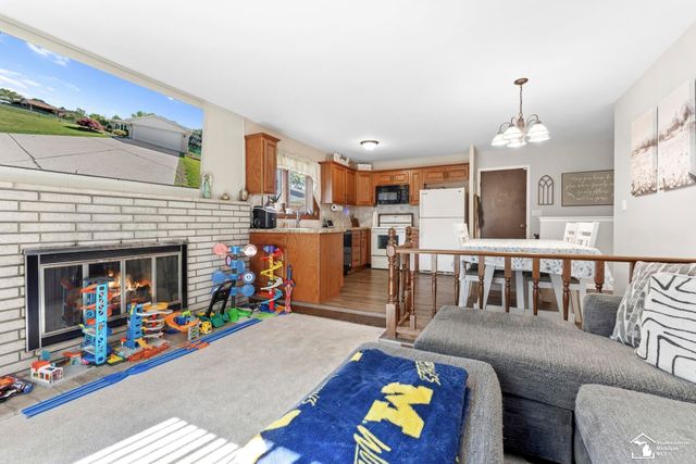27269 Wyatt Avenue, Brownstown Twp, MI 48183