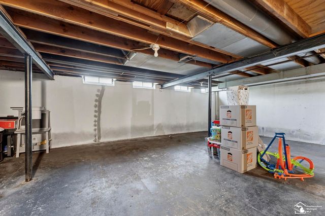 27269 Wyatt Avenue, Brownstown Twp, MI 48183