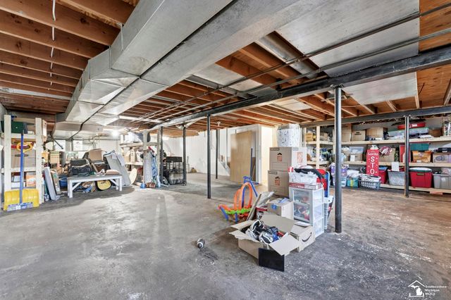 27269 Wyatt Avenue, Brownstown Twp, MI 48183