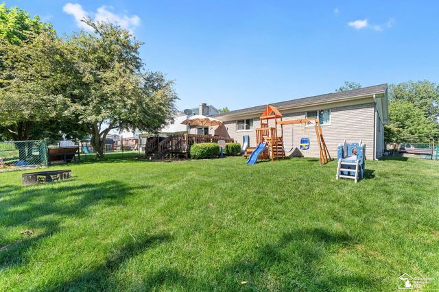 27269 Wyatt Avenue, Brownstown Twp, MI 48183