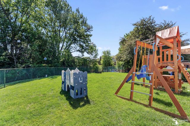27269 Wyatt Avenue, Brownstown Twp, MI 48183