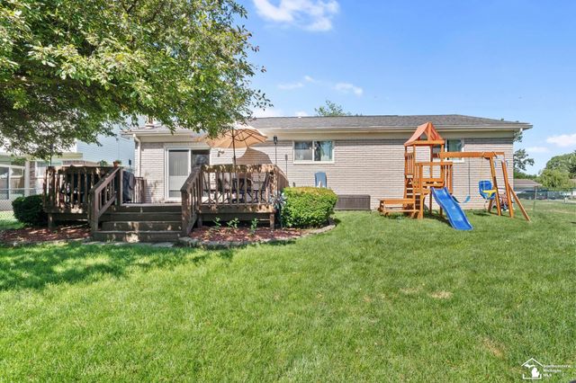 27269 Wyatt Avenue, Brownstown Twp, MI 48183