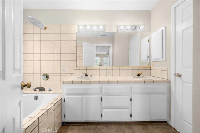 13830 Hidden Valley, Victorville, CA 92395