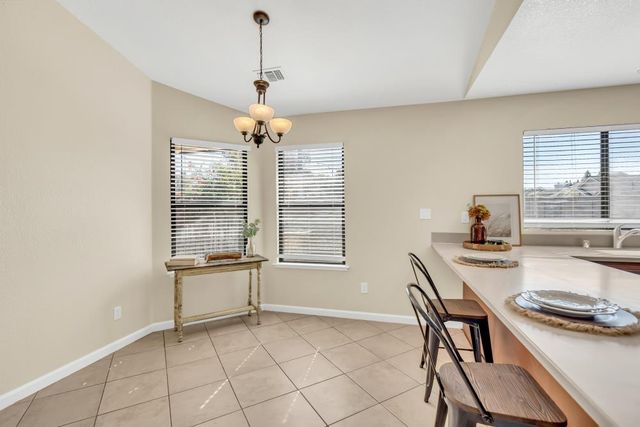 713 E Century Pl, Lodi, CA 95240