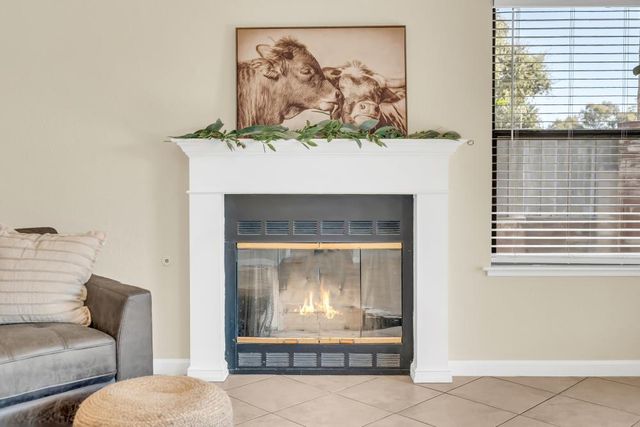 713 E Century Pl, Lodi, CA 95240