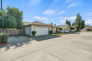 713 E Century Pl, Lodi, CA 95240