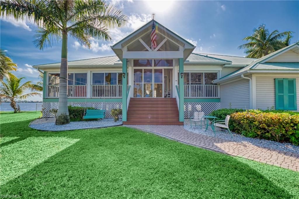 Image 10 of property listing at 1218 Flamingo DR, Cape Coral, FL 33904