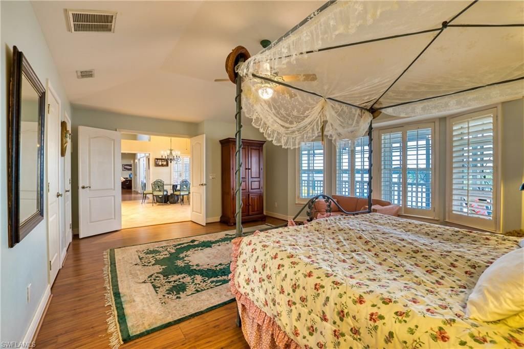 Image 36 of property listing at 1218 Flamingo DR, Cape Coral, FL 33904