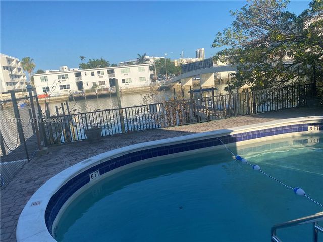 8101 Crespi Boulevard 403, Miami Beach, FL 33141