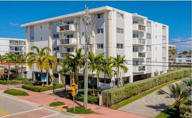 8101 Crespi Boulevard 403, Miami Beach, FL 33141
