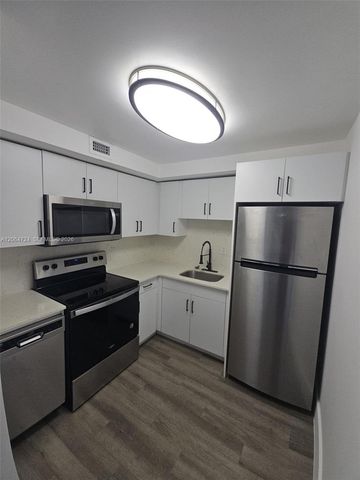 8101 Crespi Boulevard 403, Miami Beach, FL 33141