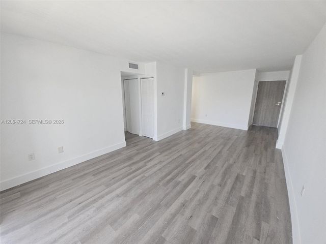 8101 Crespi Boulevard 403, Miami Beach, FL 33141