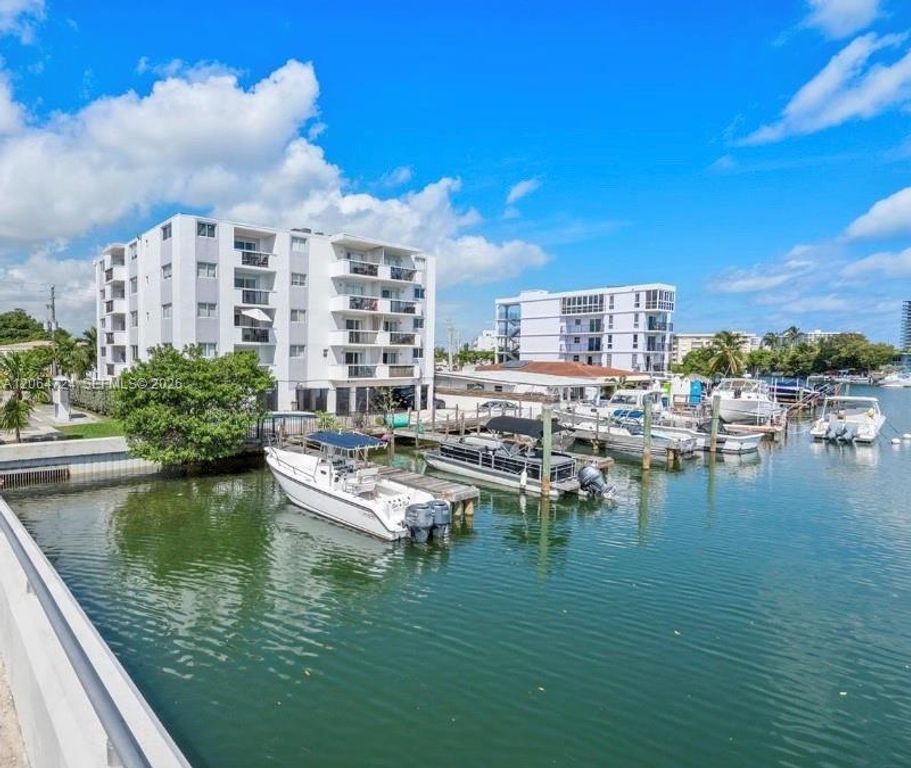 8101 Crespi Boulevard 403, Miami Beach, FL 33141
