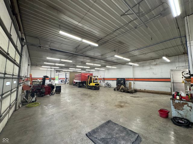 301 East Street, Newtown, IN 47969