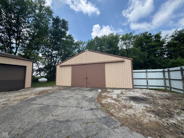 301 East Street, Newtown, IN 47969