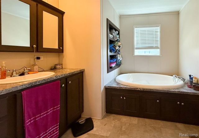 389 Rustic Lane, Belleville, MI 48111