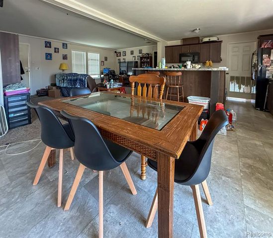 389 Rustic Lane, Belleville, MI 48111