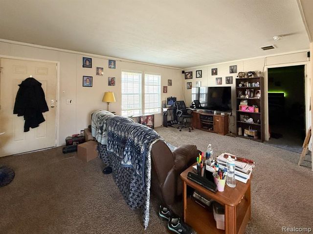 389 Rustic Lane, Belleville, MI 48111