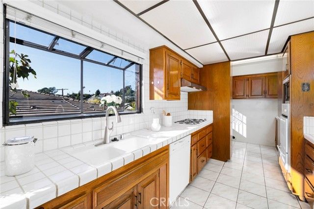 1556 W Longhill Dr, Monterey Park, CA 91754