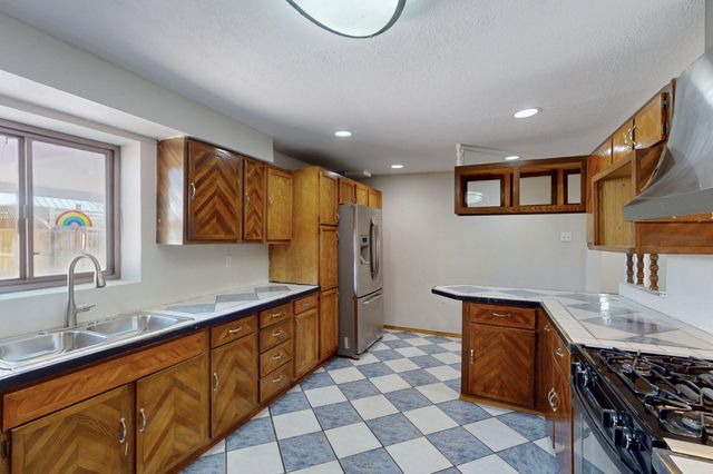 1647 ATRISCO Drive SW, Albuquerque, NM 87105